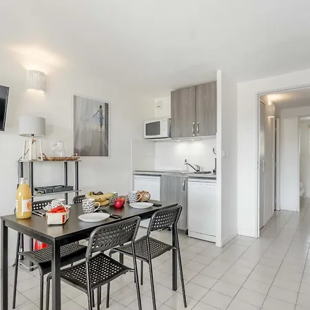 Soleil D'azur - Accessible A Pied - Piscine Apartment